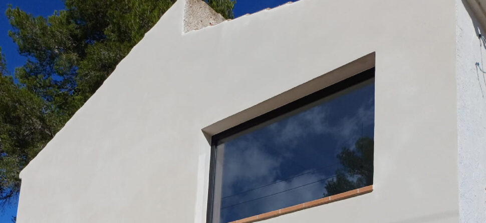 ¿Por qué el mortero de cal vuelve a usarse en fachadas? Ventajas frente al cemento